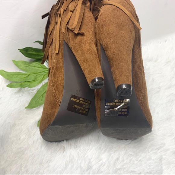 NEW Fringe Booties 8.5 Heeled Cute Brown Tassels - Picture 4 of 5